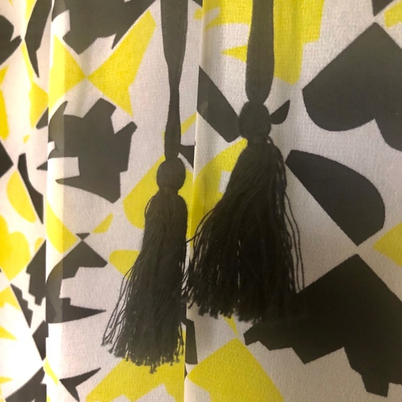 NWT Short Sleeve Blouse Shirt Geometric Pattern - Picture 4 of 8